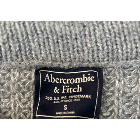 Women's Abercrombie & Fitch Gray Knit Sweater SZ S Soft - Picture 5 of 7